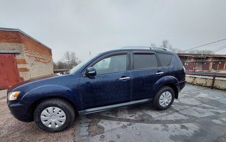 Mitsubishi Outlander III рестайлинг 3, 2010 год, 1 000 000 рублей, 2 фотография