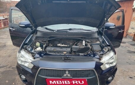 Mitsubishi Outlander III рестайлинг 3, 2010 год, 1 000 000 рублей, 6 фотография