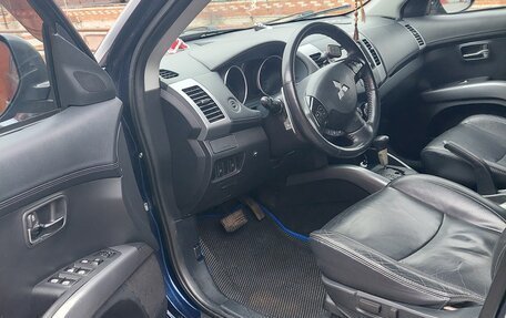 Mitsubishi Outlander III рестайлинг 3, 2010 год, 1 000 000 рублей, 10 фотография