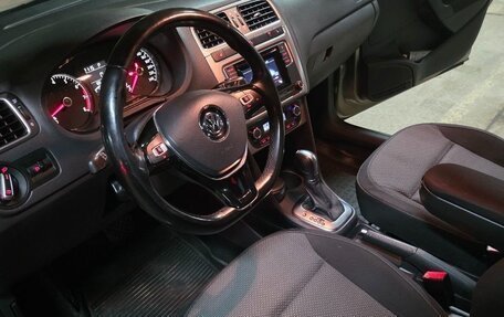 Volkswagen Polo VI (EU Market), 2016 год, 1 200 000 рублей, 25 фотография