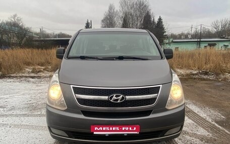 Hyundai H-1 II рестайлинг, 2011 год, 1 250 000 рублей, 2 фотография
