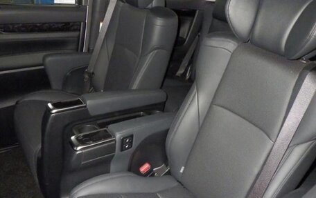 Toyota Alphard III, 2021 год, 5 800 000 рублей, 25 фотография