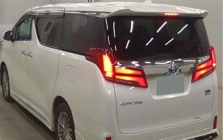 Toyota Alphard III, 2021 год, 5 800 000 рублей, 22 фотография