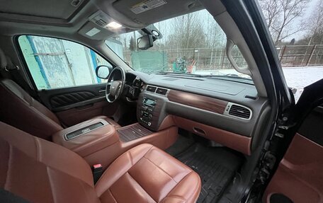 Chevrolet Tahoe III, 2011 год, 2 530 000 рублей, 4 фотография