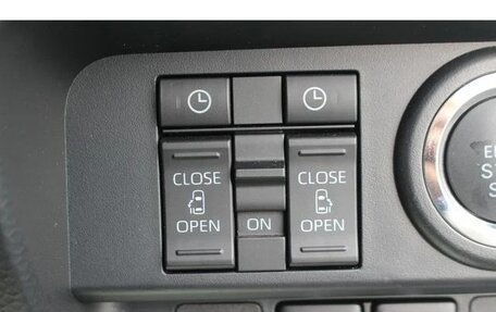 Toyota Roomy I, 2021 год, 1 171 069 рублей, 30 фотография