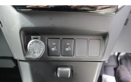 Toyota Roomy I, 2021 год, 1 171 069 рублей, 34 фотография