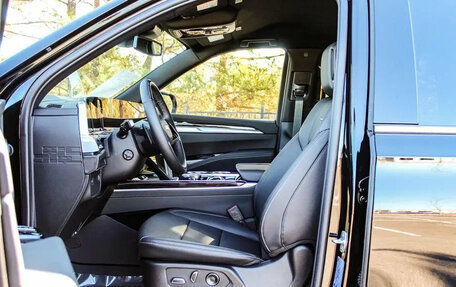 Cadillac Escalade V, 2025 год, 15 808 000 рублей, 13 фотография