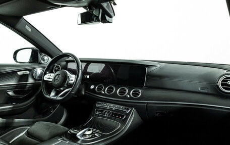 Mercedes-Benz E-Класс, 2019 год, 3 675 000 рублей, 9 фотография