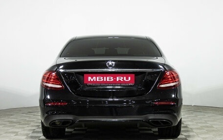 Mercedes-Benz E-Класс, 2019 год, 3 675 000 рублей, 6 фотография