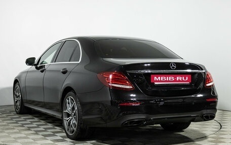 Mercedes-Benz E-Класс, 2019 год, 3 675 000 рублей, 7 фотография