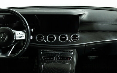 Mercedes-Benz E-Класс, 2019 год, 3 675 000 рублей, 14 фотография