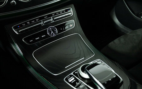 Mercedes-Benz E-Класс, 2019 год, 3 675 000 рублей, 20 фотография