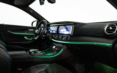 Mercedes-Benz E-Класс, 2019 год, 3 675 000 рублей, 26 фотография