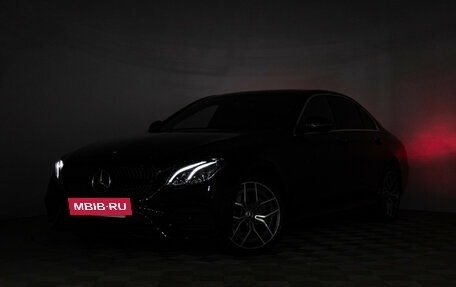 Mercedes-Benz E-Класс, 2019 год, 3 675 000 рублей, 28 фотография