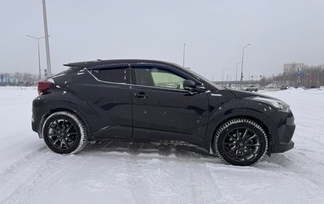 Toyota C-HR I рестайлинг, 2018 год, 2 300 000 рублей, 3 фотография