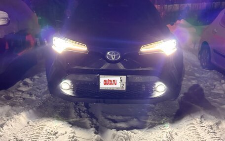 Toyota C-HR I рестайлинг, 2018 год, 2 300 000 рублей, 16 фотография