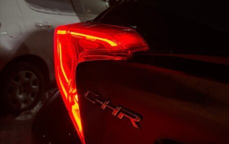 Toyota C-HR I рестайлинг, 2018 год, 2 300 000 рублей, 18 фотография