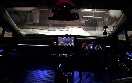 Toyota C-HR I рестайлинг, 2018 год, 2 300 000 рублей, 22 фотография