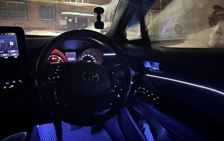 Toyota C-HR I рестайлинг, 2018 год, 2 300 000 рублей, 24 фотография