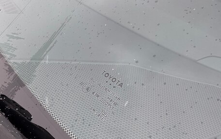 Toyota C-HR I рестайлинг, 2018 год, 2 300 000 рублей, 37 фотография