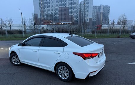Hyundai Solaris II рестайлинг, 2017 год, 890 000 рублей, 2 фотография