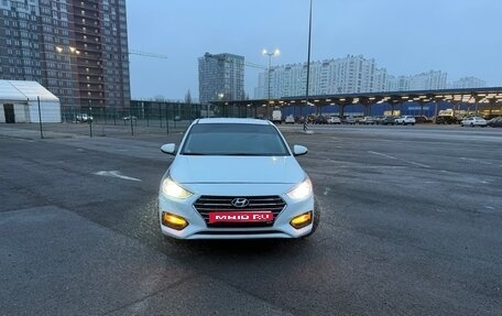 Hyundai Solaris II рестайлинг, 2017 год, 890 000 рублей, 1 фотография