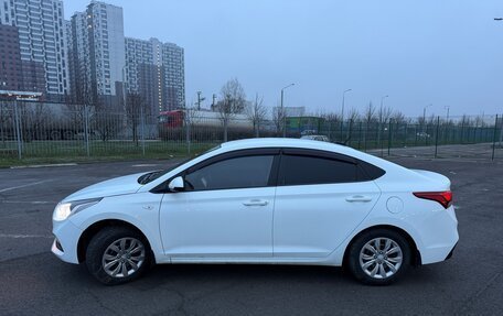 Hyundai Solaris II рестайлинг, 2017 год, 890 000 рублей, 3 фотография
