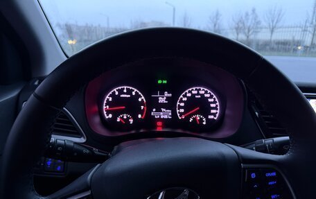 Hyundai Solaris II рестайлинг, 2017 год, 890 000 рублей, 7 фотография