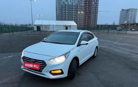 Hyundai Solaris II рестайлинг, 2017 год, 890 000 рублей, 5 фотография