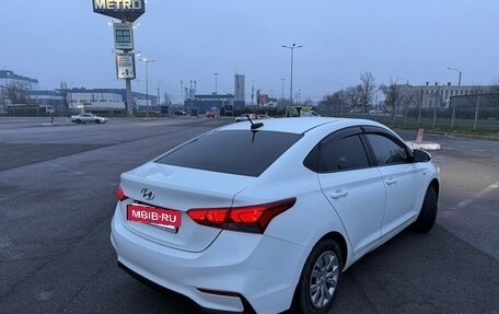 Hyundai Solaris II рестайлинг, 2017 год, 890 000 рублей, 12 фотография