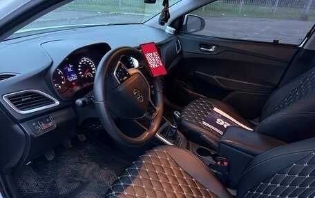 Hyundai Solaris II рестайлинг, 2017 год, 890 000 рублей, 15 фотография