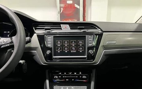 Volkswagen Touran III, 2022 год, 2 020 050 рублей, 8 фотография