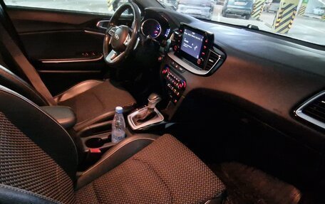 KIA cee'd III, 2020 год, 1 990 000 рублей, 25 фотография