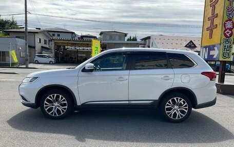 Mitsubishi Outlander III рестайлинг 3, 2016 год, 1 690 000 рублей, 3 фотография