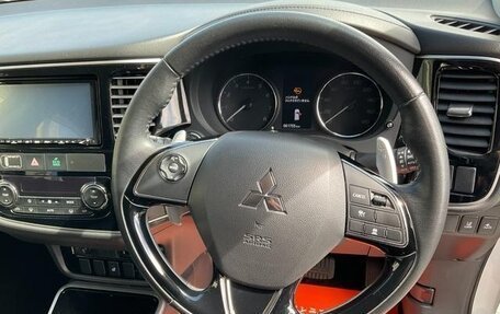 Mitsubishi Outlander III рестайлинг 3, 2016 год, 1 690 000 рублей, 6 фотография