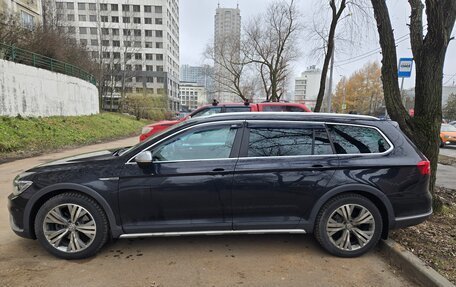 Volkswagen Passat B8 рестайлинг, 2018 год, 3 800 000 рублей, 2 фотография