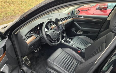 Volkswagen Passat B8 рестайлинг, 2018 год, 3 800 000 рублей, 7 фотография