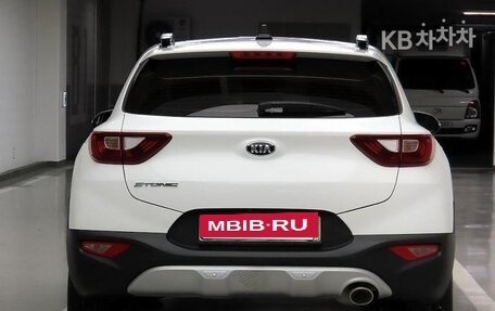 KIA Stonic, 2021 год, 1 350 000 рублей, 3 фотография