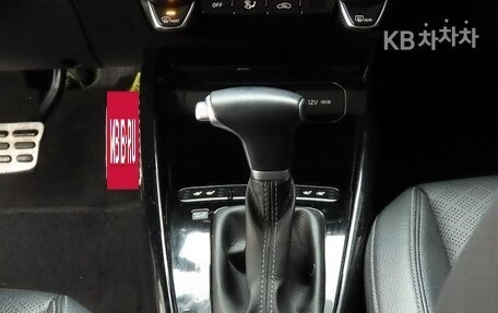 KIA Stonic, 2021 год, 1 350 000 рублей, 10 фотография