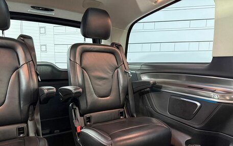 Mercedes-Benz V-Класс, 2017 год, 4 690 000 рублей, 25 фотография