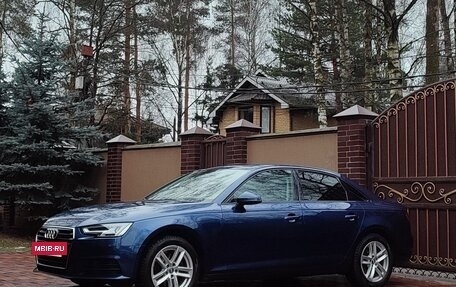 Audi A4, 2018 год, 2 490 000 рублей, 3 фотография