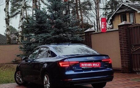 Audi A4, 2018 год, 2 490 000 рублей, 4 фотография