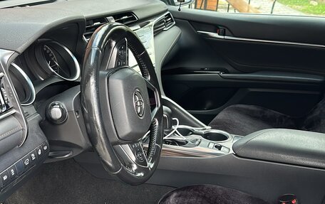 Toyota Camry, 2021 год, 2 280 000 рублей, 1 фотография