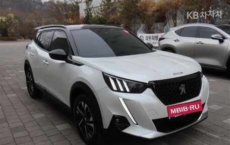 Peugeot 2008 II, 2022 год, 1 810 000 рублей, 2 фотография