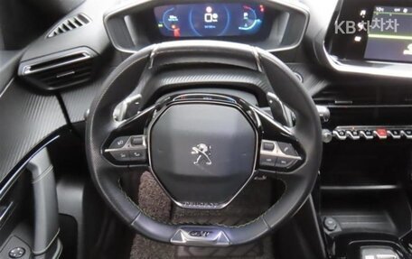 Peugeot 2008 II, 2022 год, 1 810 000 рублей, 13 фотография