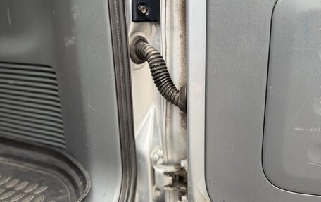 Toyota Land Cruiser Prado 120 рестайлинг, 2008 год, 2 650 000 рублей, 37 фотография