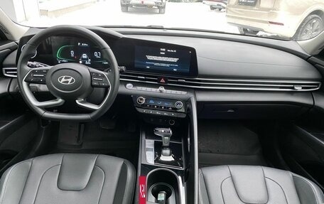 Hyundai Elantra, 2023 год, 2 099 000 рублей, 9 фотография