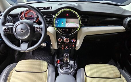 MINI Hatch, 2021 год, 1 640 000 рублей, 6 фотография