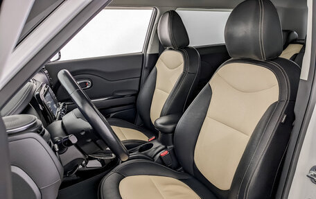 KIA Soul II рестайлинг, 2017 год, 1 590 000 рублей, 20 фотография