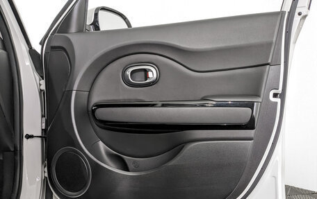 KIA Soul II рестайлинг, 2017 год, 1 590 000 рублей, 25 фотография